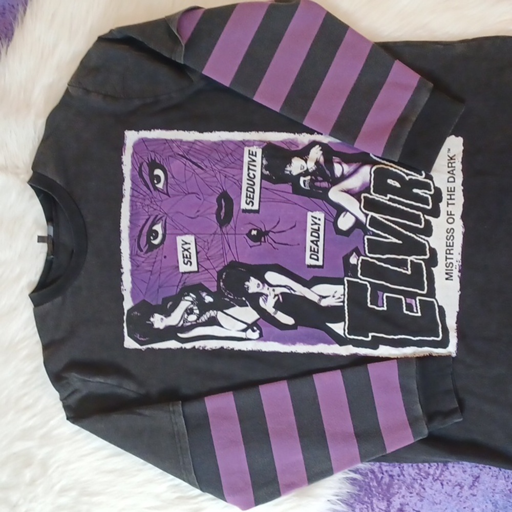 DOLLSKILL ELVIRA XL-XXL TWOFER BLACK T SHIRT/BLACK/PURPLE SLEEVE ELVIRA FRONT